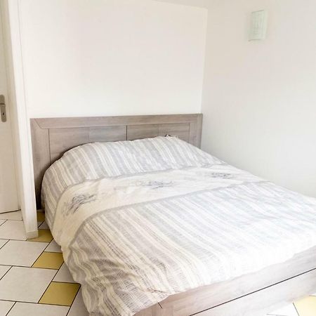 Charmant 2 Pieces Moderne Clichy-sous-Bois Экстерьер фото