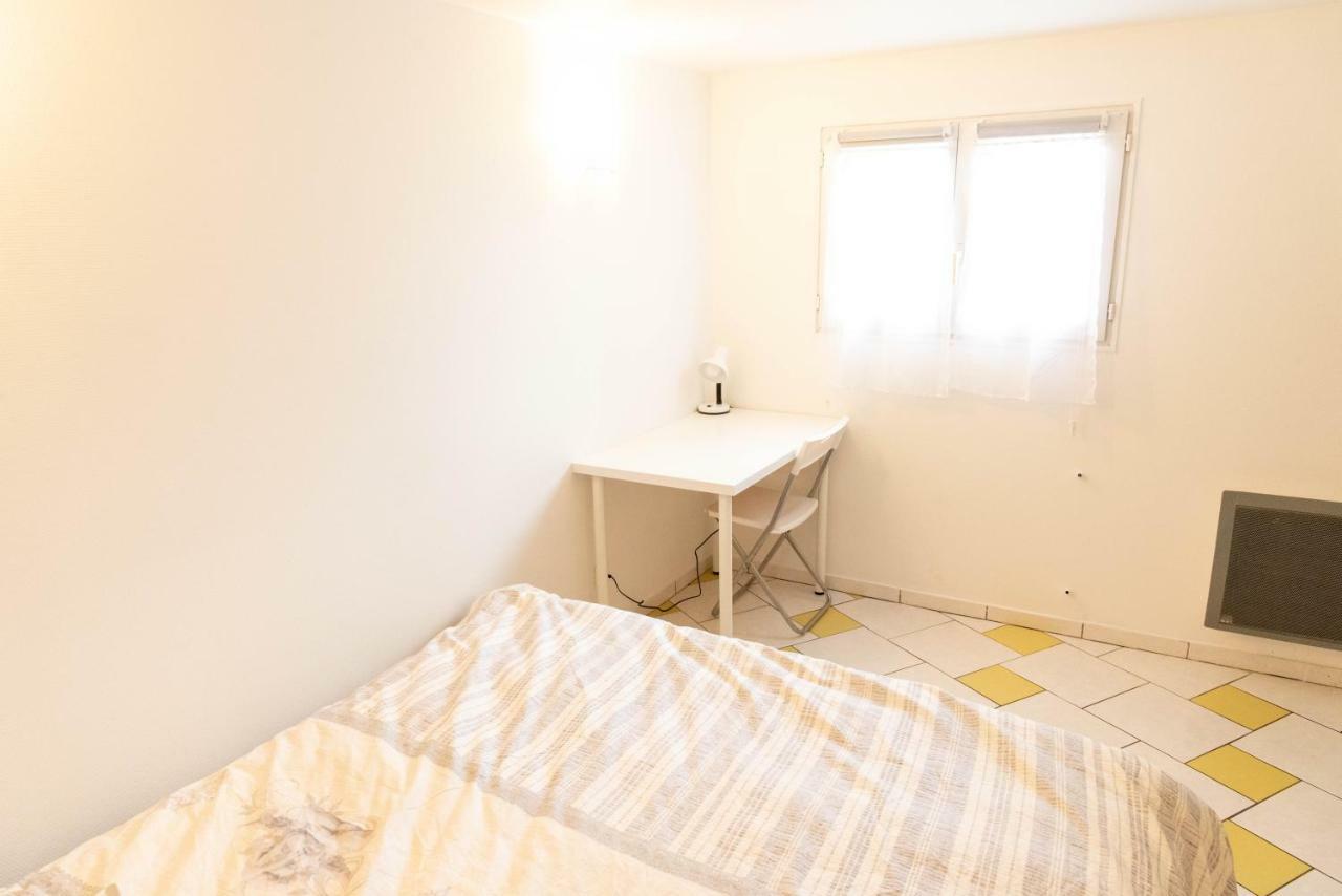Charmant 2 Pieces Moderne Clichy-sous-Bois Экстерьер фото