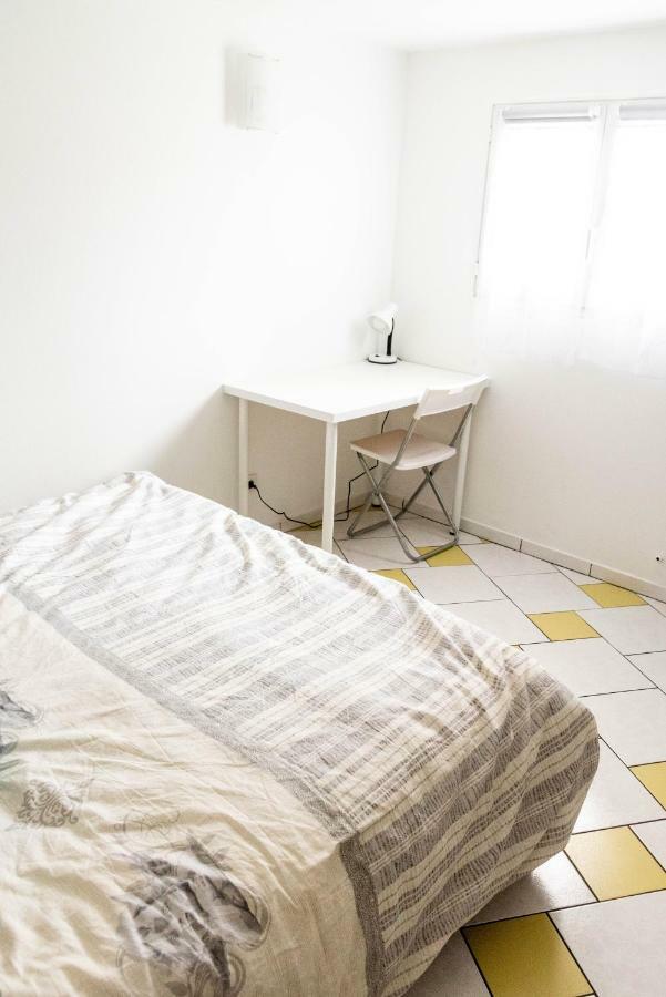 Charmant 2 Pieces Moderne Clichy-sous-Bois Экстерьер фото
